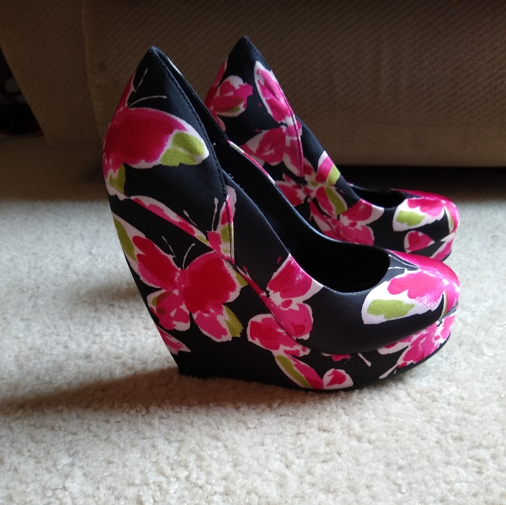 Elle heels